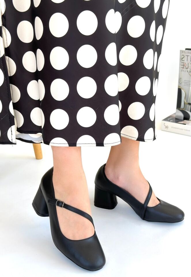 Kier Siyah Cilt Topuklu Ayakkabı