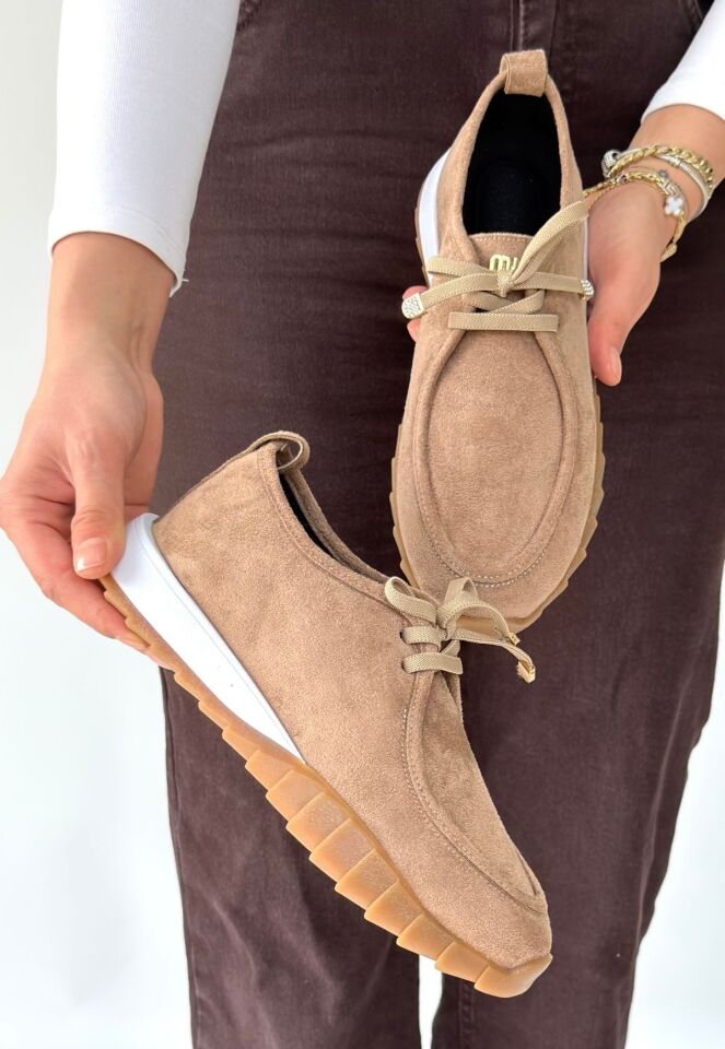 Sier Bej Süet Bağcıklı Spor Ayakkabı