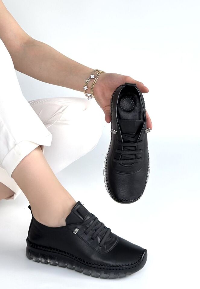 Jiten Siyah Deri Bağcıklı Spor Ayakkabı