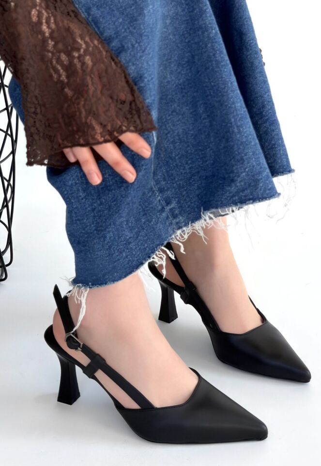 Hoost Siyah Cilt Topuklu Ayakkabı