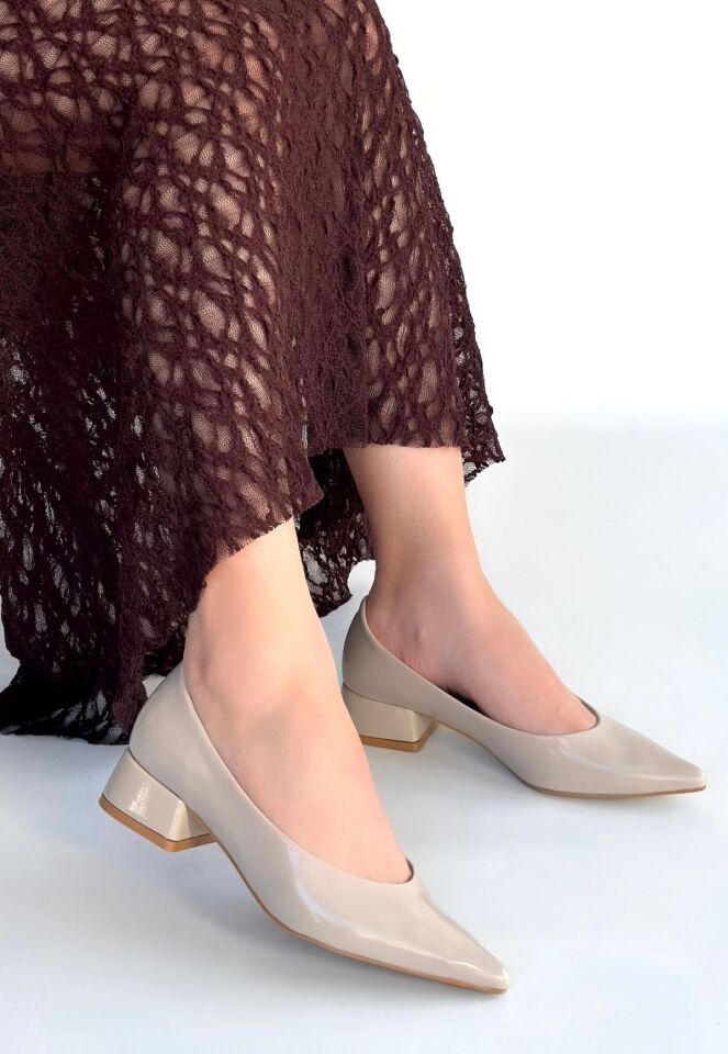 Ferla Bej Rugan Topuklu Ayakkabı