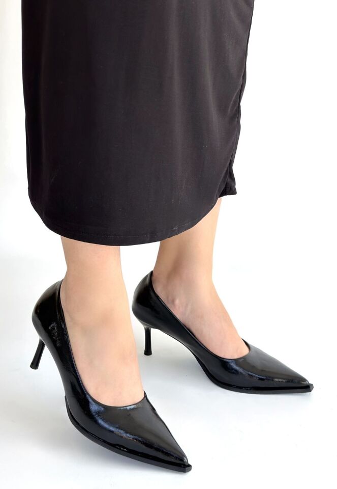 Gute Parlak Siyah Cilt Topuklu Ayakkabı