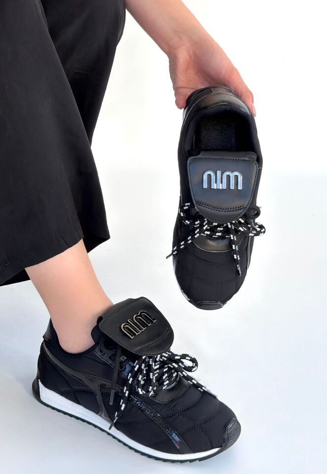 Dissa Siyah Cilt Bağcıklı Paraşüt Detaylı Spor Ayakkabı