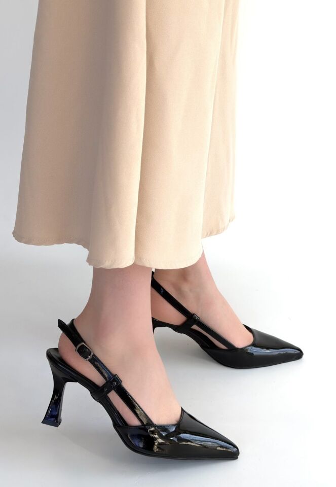 Hoost Siyah Rugan Topuklu Ayakkabı